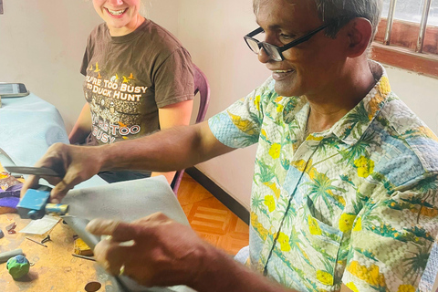 Unawatuna: Traditional Jewelry Making & Gemstone Workshop