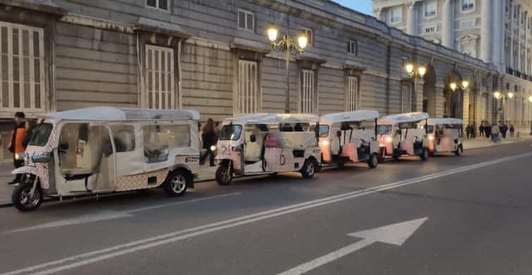 Madrid: City Tours - 6 seats private ecological tuk tuk photo 5