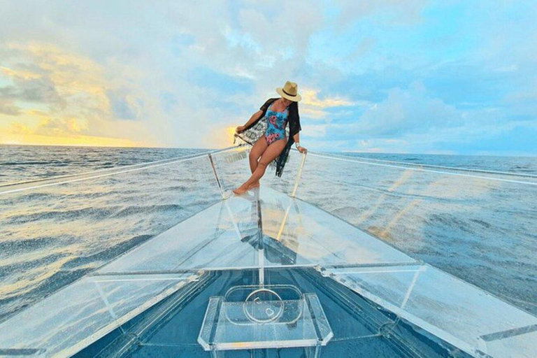 Cancun: Transparent Boat Tour with Soft Drinks