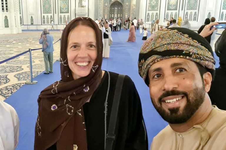 Muscat: City Highlights Tour with Grand Mosque & Souq Shared