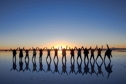 Depuis Uyuni : Lumière des étoiles, soleil levant, effet miroir