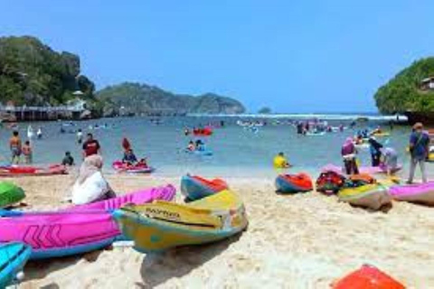 Yogyakarta: Alba a Magunan e tour in canoa alla spiaggia di DriniYogyakarta: alba a Magunan e tour in canoa sulla spiaggia di Drini