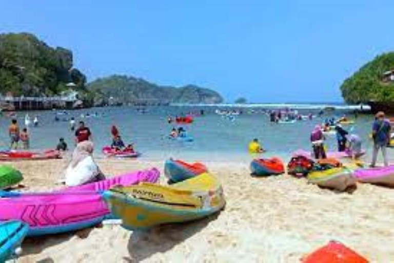 Yogyakarta: Alba a Magunan e tour in canoa alla spiaggia di DriniYogyakarta: alba a Magunan e tour in canoa sulla spiaggia di Drini