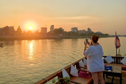 بنوم بنه: رحلة بحرية عند غروب الشمس مع البيرة والشواء