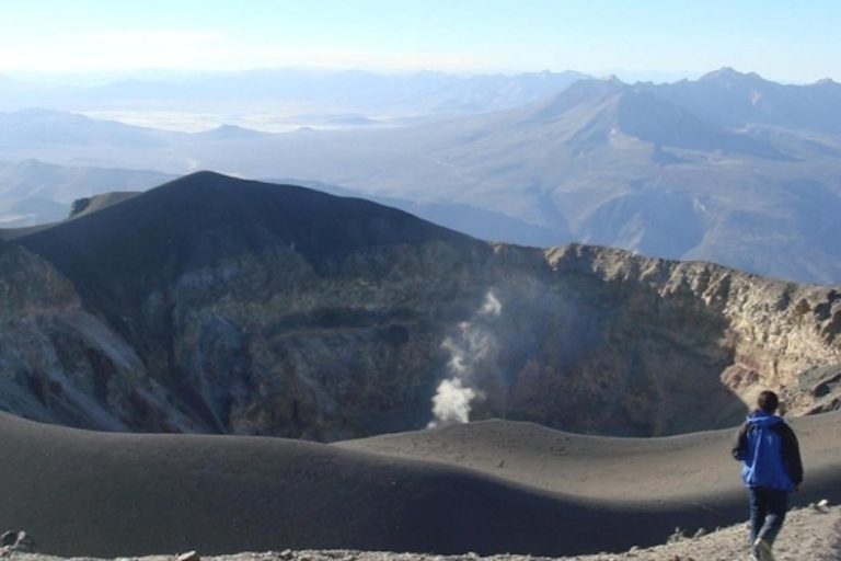 Desde Arequipa: Senderismo al Volcán Misti - 2 días