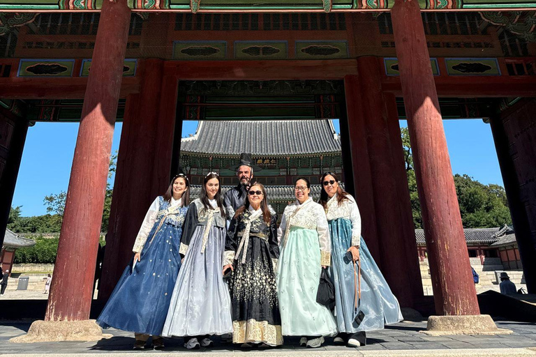 Tour de la ciudad de Seúl: Palacio Gyeongbok, Torre N y mercado localTour de la ciudad de Seúl (día completo): lo moderno y lo tradicional en Seúl
