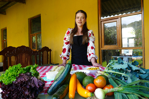 Quito: Nayón Village Tour with Farm Visit