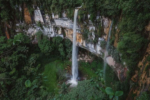 Aventure dans les chutes d&#039;eau de Yumbilla