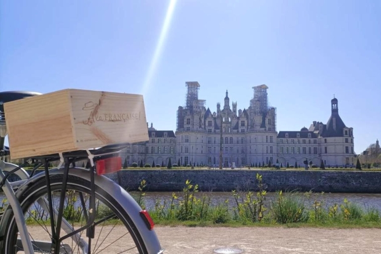 Z Blois: wycieczka rowerem elektrycznym do ChambordZ Blois: całodniowa wycieczka rowerem elektrycznym z przewodnikiem do Chambord