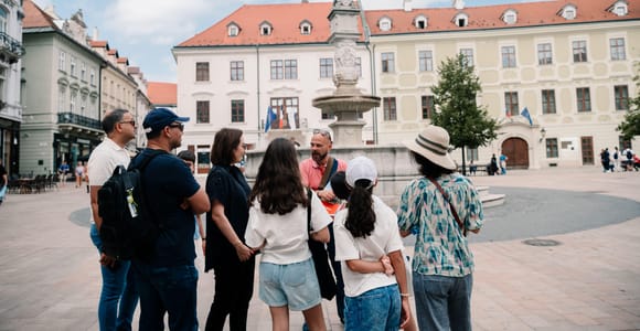 From Vienna: Bratislava Day Trip & 1-Hour Panoramic Drive