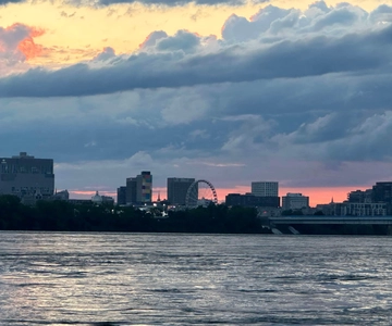Sunset cruise on the St. Lawrence River (1 hour)