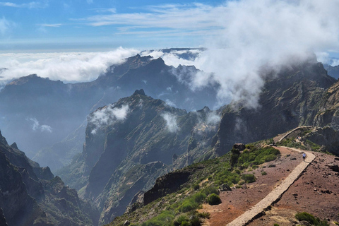 Madeira: Private PR1 Hiker Transfer to Pico do Arieiro Madeira: Private PR1 Hiker Transfer to Pico do Arieiro