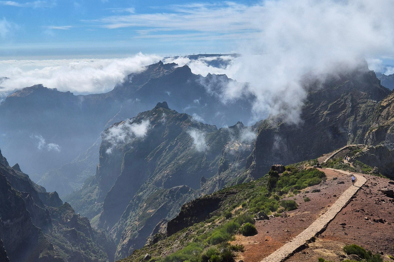 Madeira: Private PR1 Hiker Transfer to Pico do Arieiro Madeira: Private PR1 Hiker Transfer to Pico do Arieiro