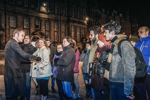 Edinburgh: Kuslig kvällstur i stadens underjordiska valvLäskig tur genom underjordiska valv