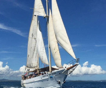 Fiji: Island and Reef Day Sailing Trip