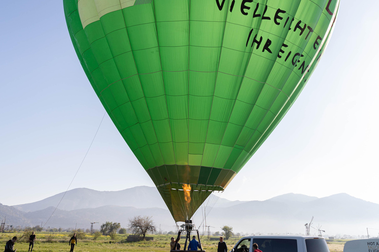 Creta: Voo de balão de ar quente com pequeno-almoço e vinhoPasseio de balão com transfer da zona de Heraklion