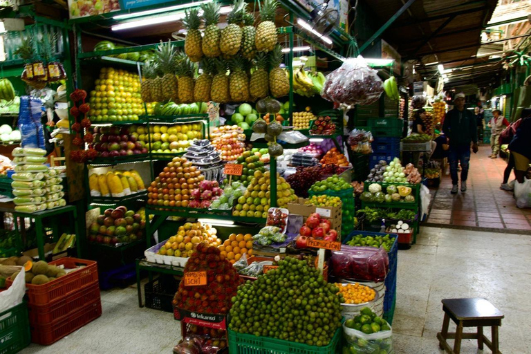 Medellín: Exotic Fruit Tour: Taste What You’ve Never Tried