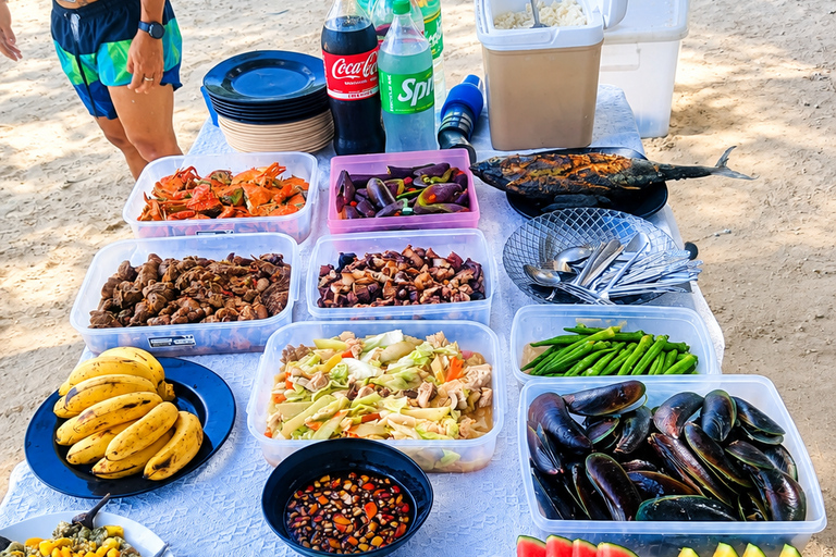 El Nido: Hidden Beach & Secret Beach Tour with Lunch