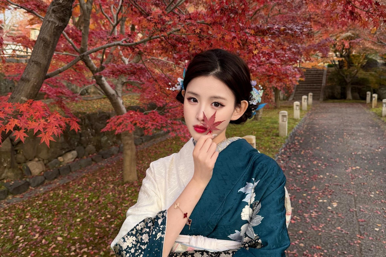Kyoto: Luxury Kimono Photoshoot With ProfessionalPhotography