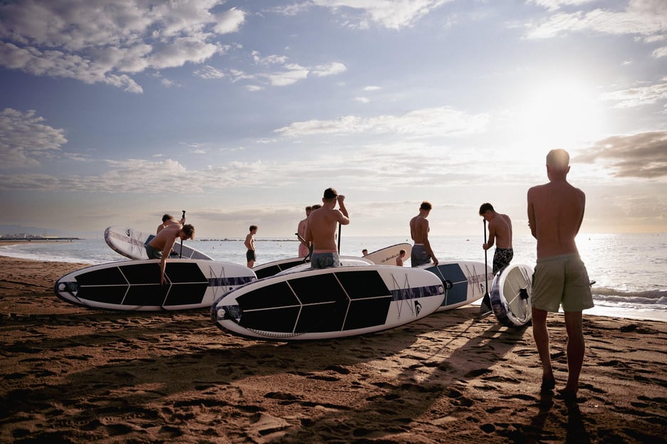 Barcellona: Tour in stand up paddle all&#039;alba con video 4K e caffè