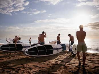 Barcelona: Sonnenaufgang Standup Paddle Tour mit 4K Video & Kaffee