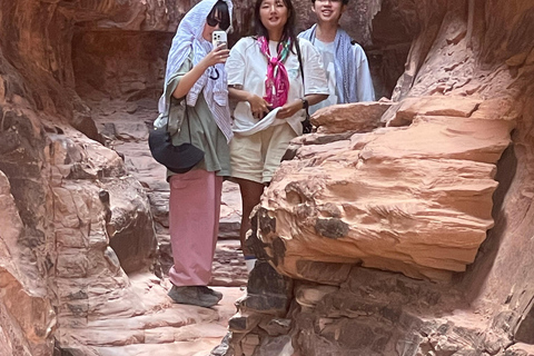 Wadi Rum: tour de medio día en jeep con guía beduino