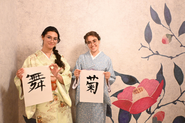 Osaka: Tea Ceremony, Calligraphy, and Kimono Experience