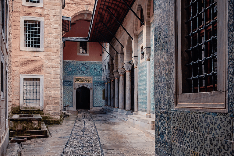 Istanbul Discovery: 3 Nights Hotel Stay & Private Tour Istanbul 3-Night Private Tour & Bosphorus Dinner Cruise