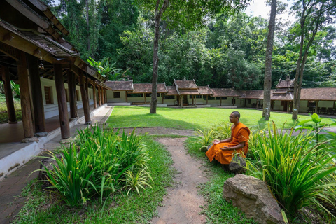 Chiang Mai: Doi Suthep Sunset & Hidden Temple with Guide