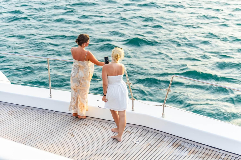 Caracasbaai: All-Inclusive feest bij zonsondergang op luxe catamaran