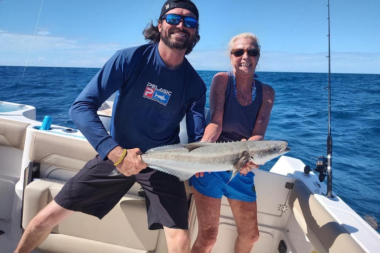 Key West: Fishing and Sandbar Boat Excursion