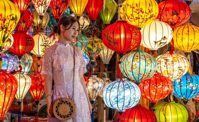 Danang/Hoi An: Basket Boat & Lantern Release at Hoi An Town