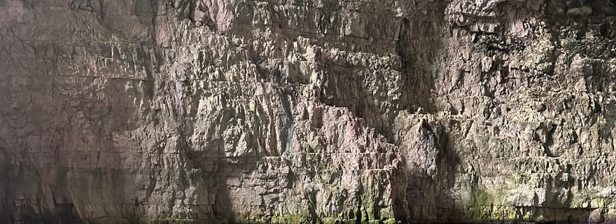 Vlore : Visite privée en hors-bord du parc marin de Sazan-Karaburun