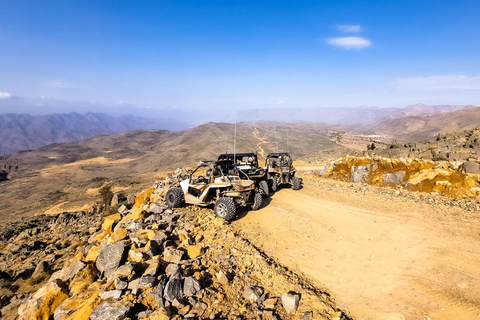 Från Muscat: Episk 2-dagars UTV-overlanding i Jabal Abyad