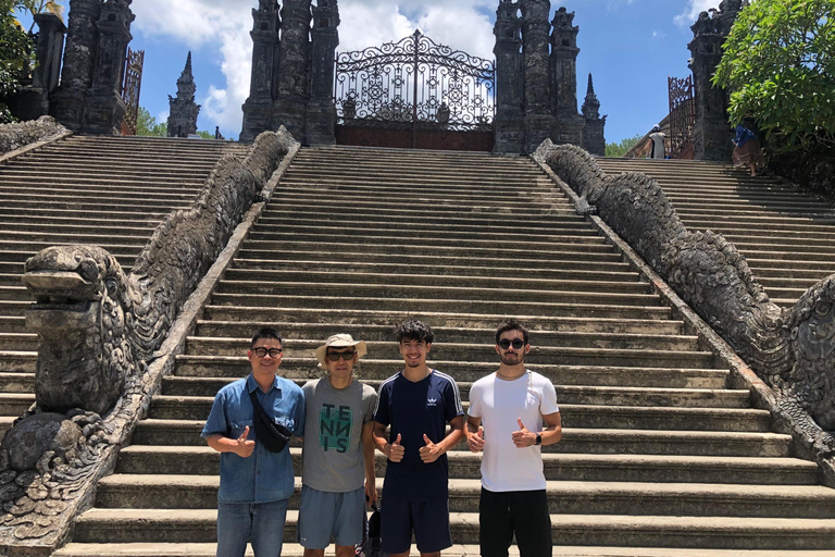 Traslado privado de Hue a Hoi An con un tour turísticoTraslado privado de Hue a Hoi An con visita turística