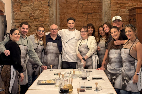 Florence: Ravioli & Pasta Cooking Class & Wine + Gift Apron Private Cooking Class