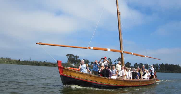 Valencia: Guided Lake Albufera Boat Ride and Barraca Tour