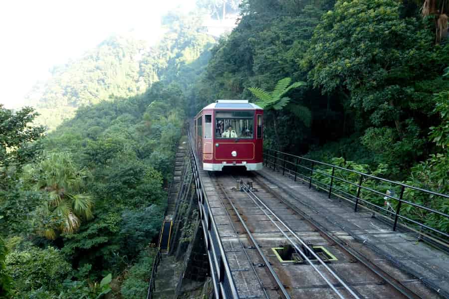 Private Ganztagestour zu den Hauptattraktionen der Insel Hongkong. Foto: GetYourGuide