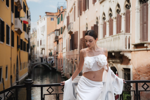Venice With Professional Photographer Express Photoshoot in Rialto