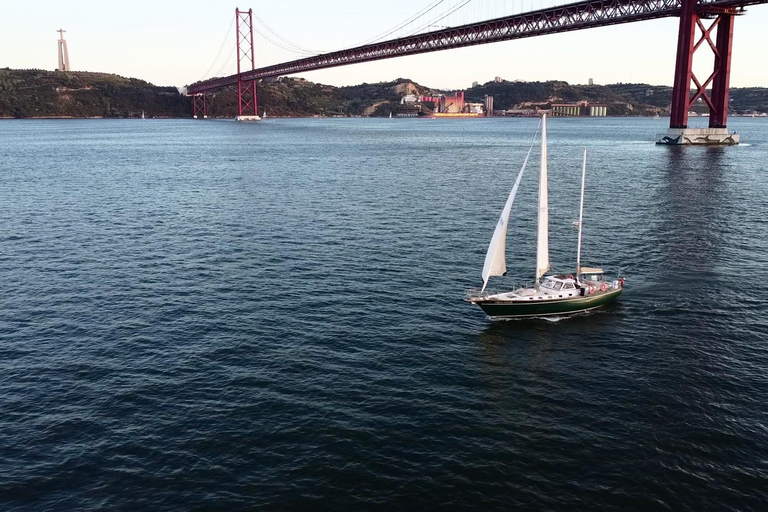Lisbon: 3-Hour Sailing Tour with Swim and Drinks