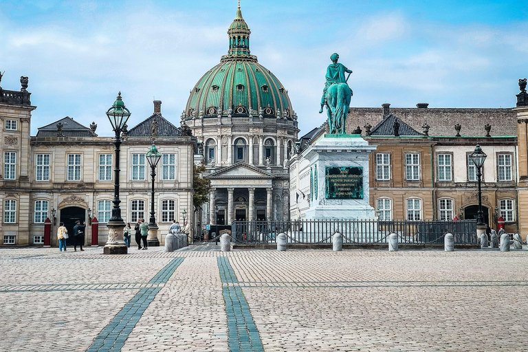 Copenhagen: Private Royal Landmarks & City Highlights Tour Full day private tour (van)