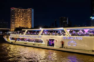 Bangkok: Dinner-Bootsfahrt auf der Chao Phraya Princess mit Live-Musik