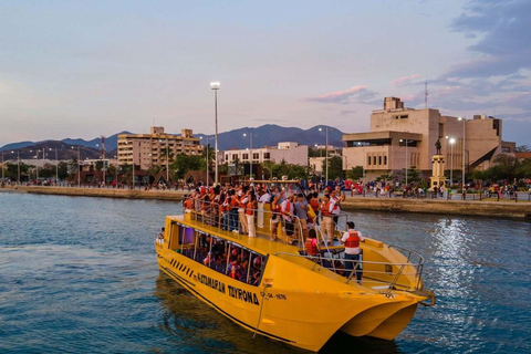 SANTAMARTA: TOUR White Party in Katamaran SANTAMARTA: White Party Tour in Katamaran