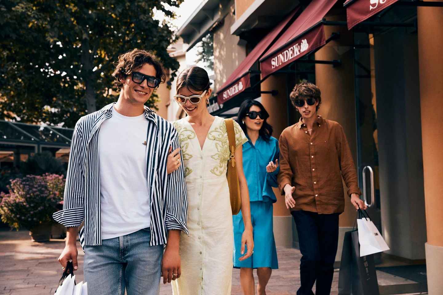 From Milan: Luxury Shopping Day Trip with VIP Discount - From Milan: Luxury Shopping Day Trip with VIP Discount