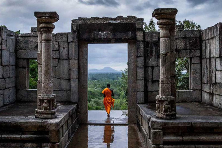 From Negombo To Anuradhapura Transfer with Sightseeing Stops