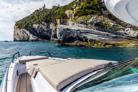 Porto Vecchio : Daily boat rental with skipper Porto Vecchio : Daily boat hire with skipper