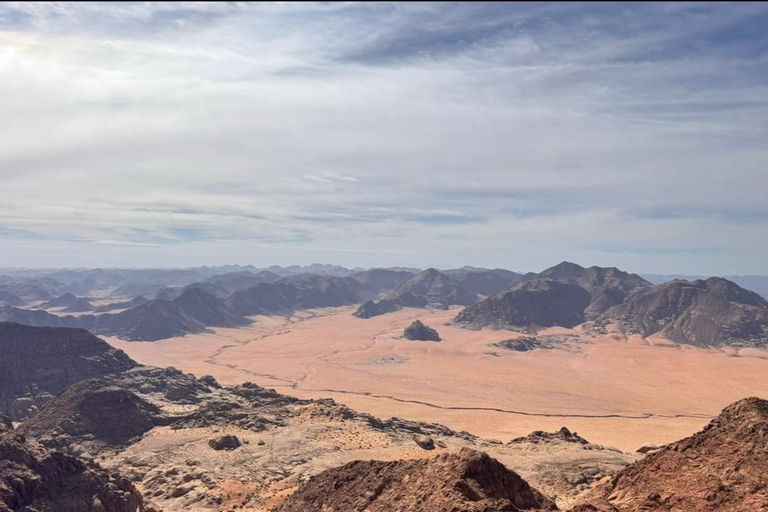 Wadi Rum: Full Day Jeep Sunset Tour with Lunch