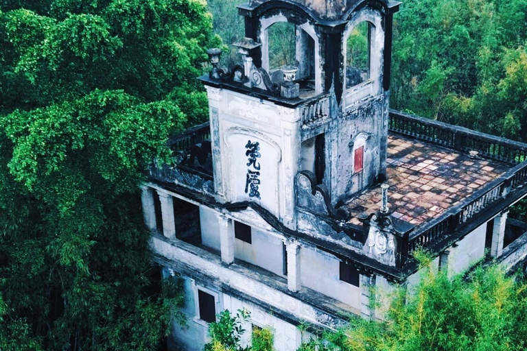 From Guangzhou: UNESCO Watchtowers & Ancient Villages Tour Guide for other languages