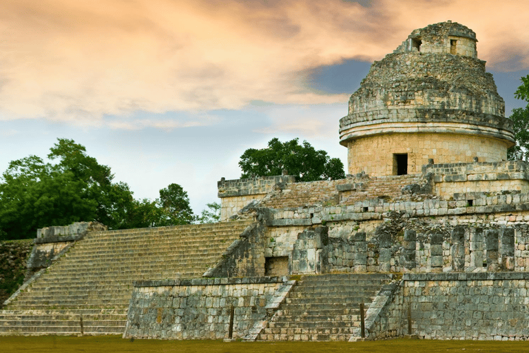 Chichén Itzá, Ik Kil et Valladolid : excursion avec déjeunerDépart de Riviera Maya, Playa del Carmen, Akumal, ou Tulum