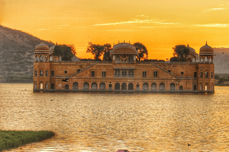 Desde Delhi: Visita guiada de un día a la ciudad rosa de JaipurVisita a Jaipur con Conductor, Taxi, Guía y Entradas a Monumentos